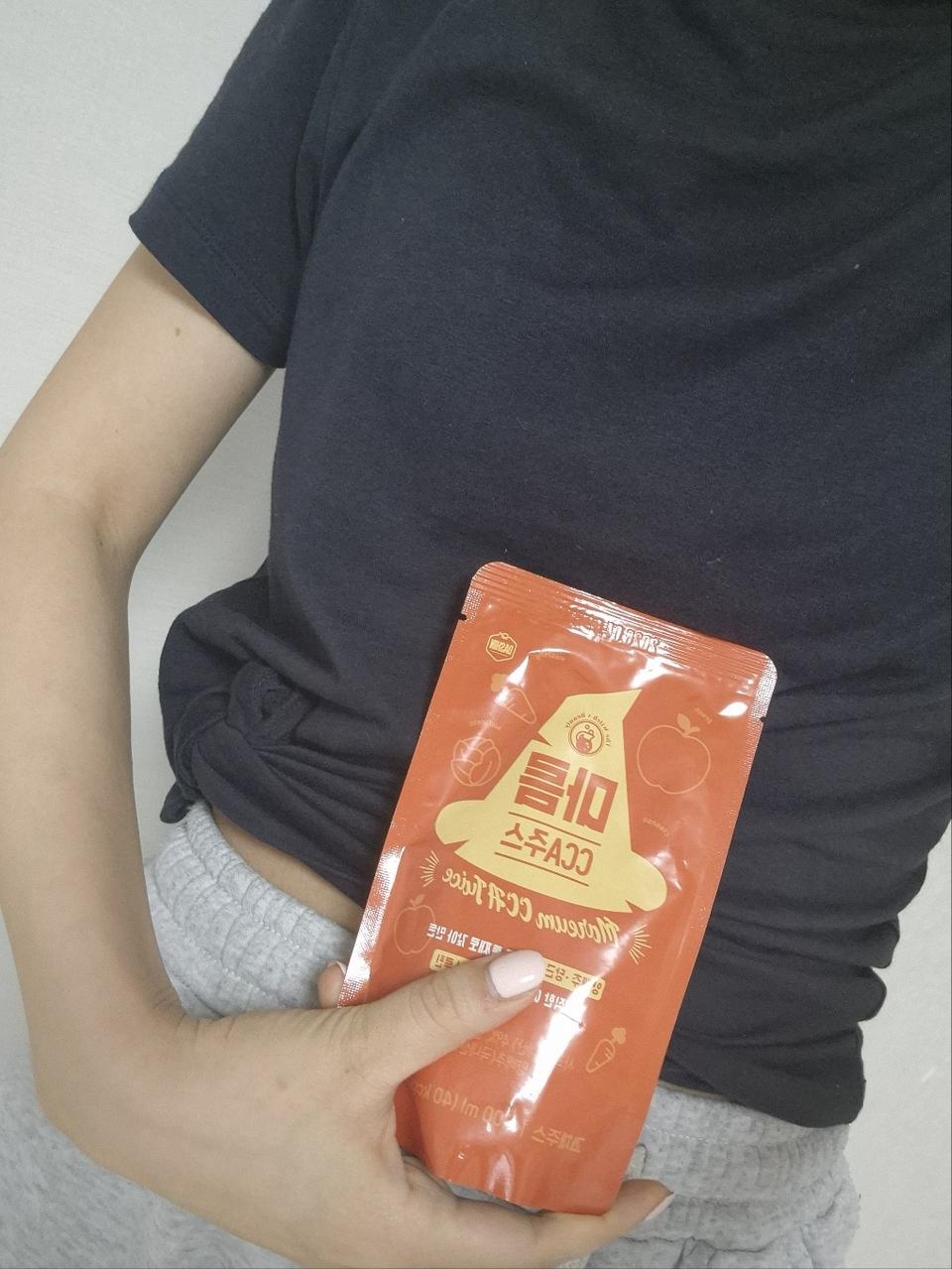 다이어트 하면서 먹으려고 구매했어요. 식단 관리할 때 마시기 좋은 CCA 주스를 하루에 한 포씩 마시고 있어...