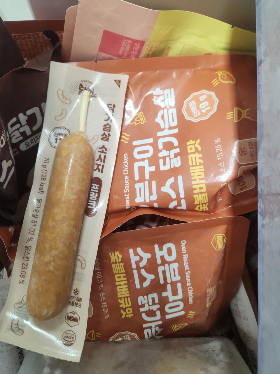 오븐구이 소스닭가슴살 중 숯불바베큐맛이 가장 맛있어요. 몇번째 재구매인지 모르겠네요