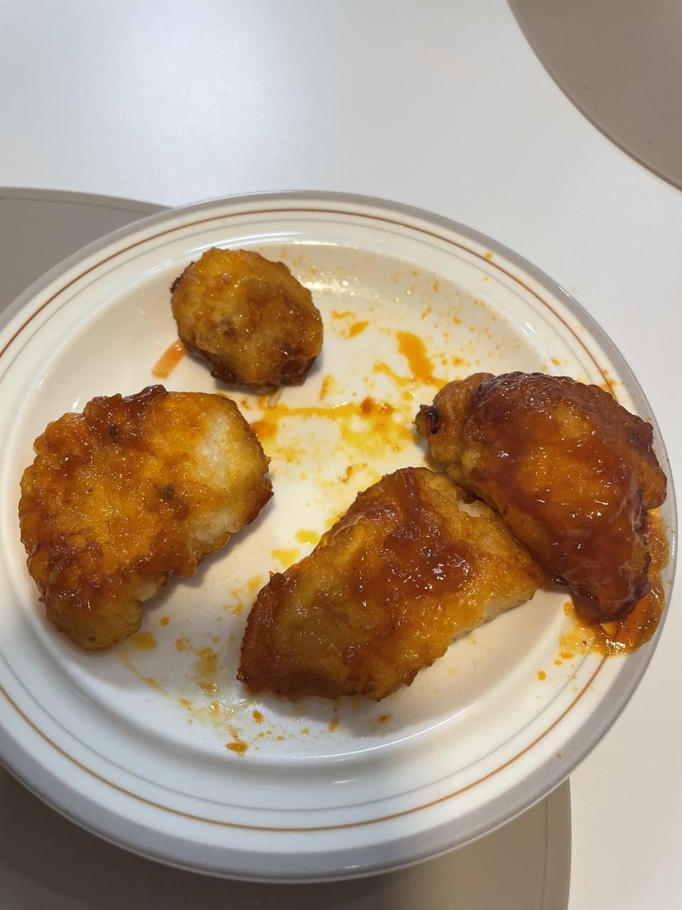양이 적은거 말고는 맛은 맛있어요.