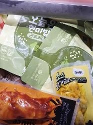 저번에 먹고 맛있어서 또 시켜요.