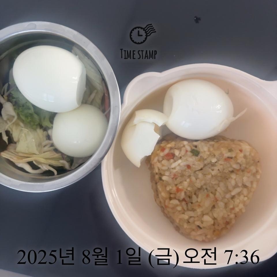 다이어트 중 제
최애는 곤약삼김이에요! 든든하고안에 참치도 많이들어잇어서 정말 맛잇어요 ㅎㅎ 두개씩 먹...