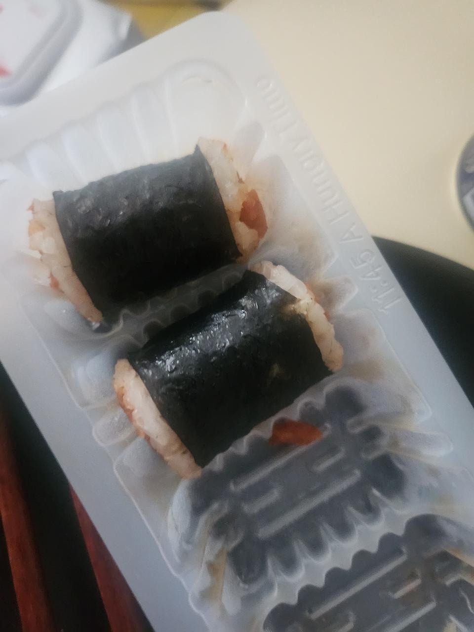 와 기대이상입니다. 그냥 김밥이라고 해도 믿을 완벽한 맛! 특히 불오뎅 너무 맛있어요.