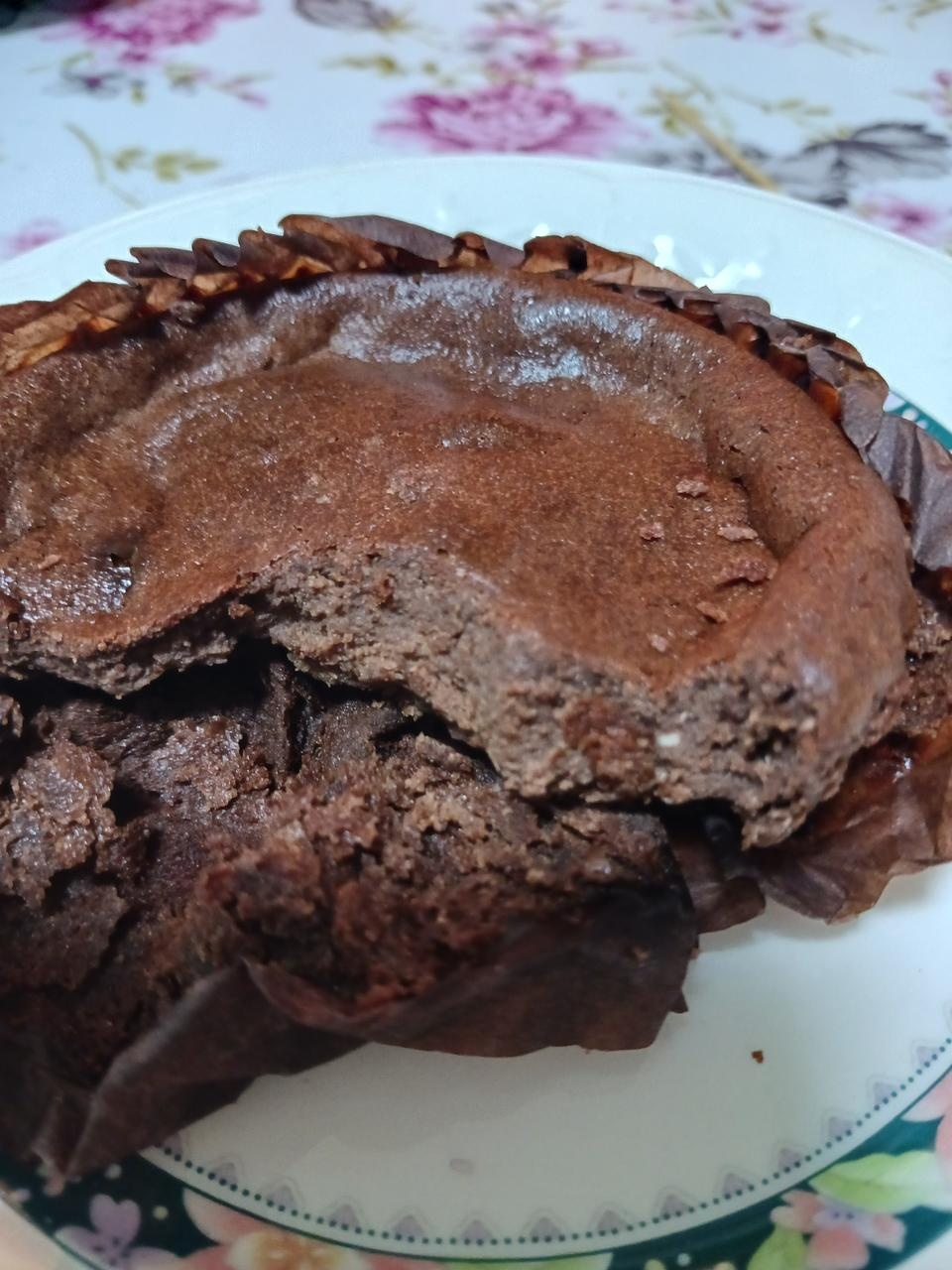 생각보다 더 작지만 맛은 예상한것처럼 밀도있게 맛있어요 치즈케익이나 이런 케잌류들 그다지 좋아하지 않...