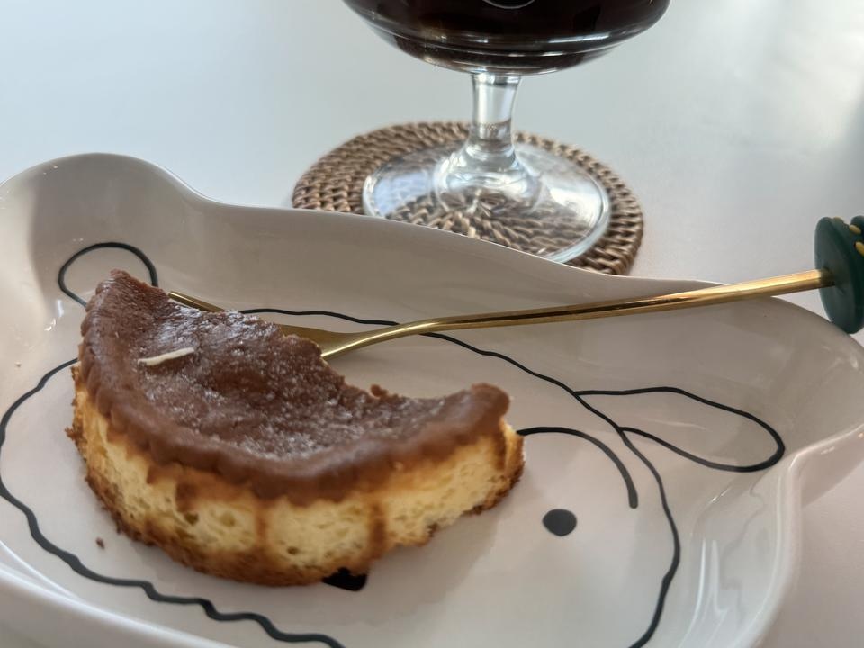 진심 속세맛 그 잡채 그래서 칼로리는 좀 되는게 함정 반개씩 먹어요