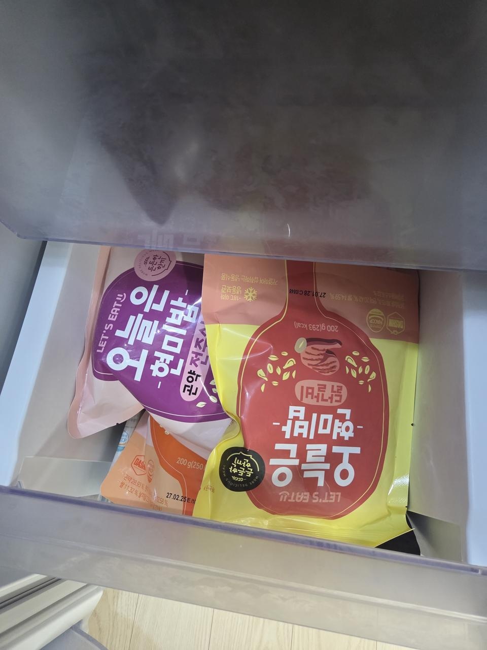 먹어보는 중이예요 맛있어요 계란 두개랑 같이 먹음 포만감도 꽤 있어요
