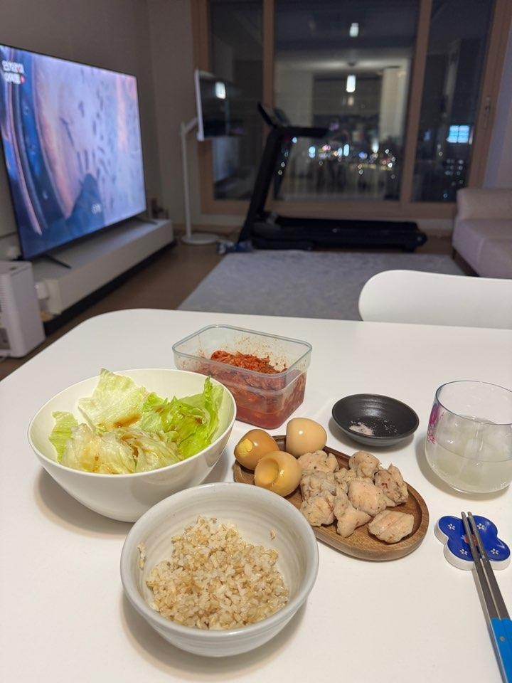 와 안동찜갈비맛 미쳤어요? 완전 맛있고 개부드러워요 가격 제발 올리지말아주세요 맨날 사게여...