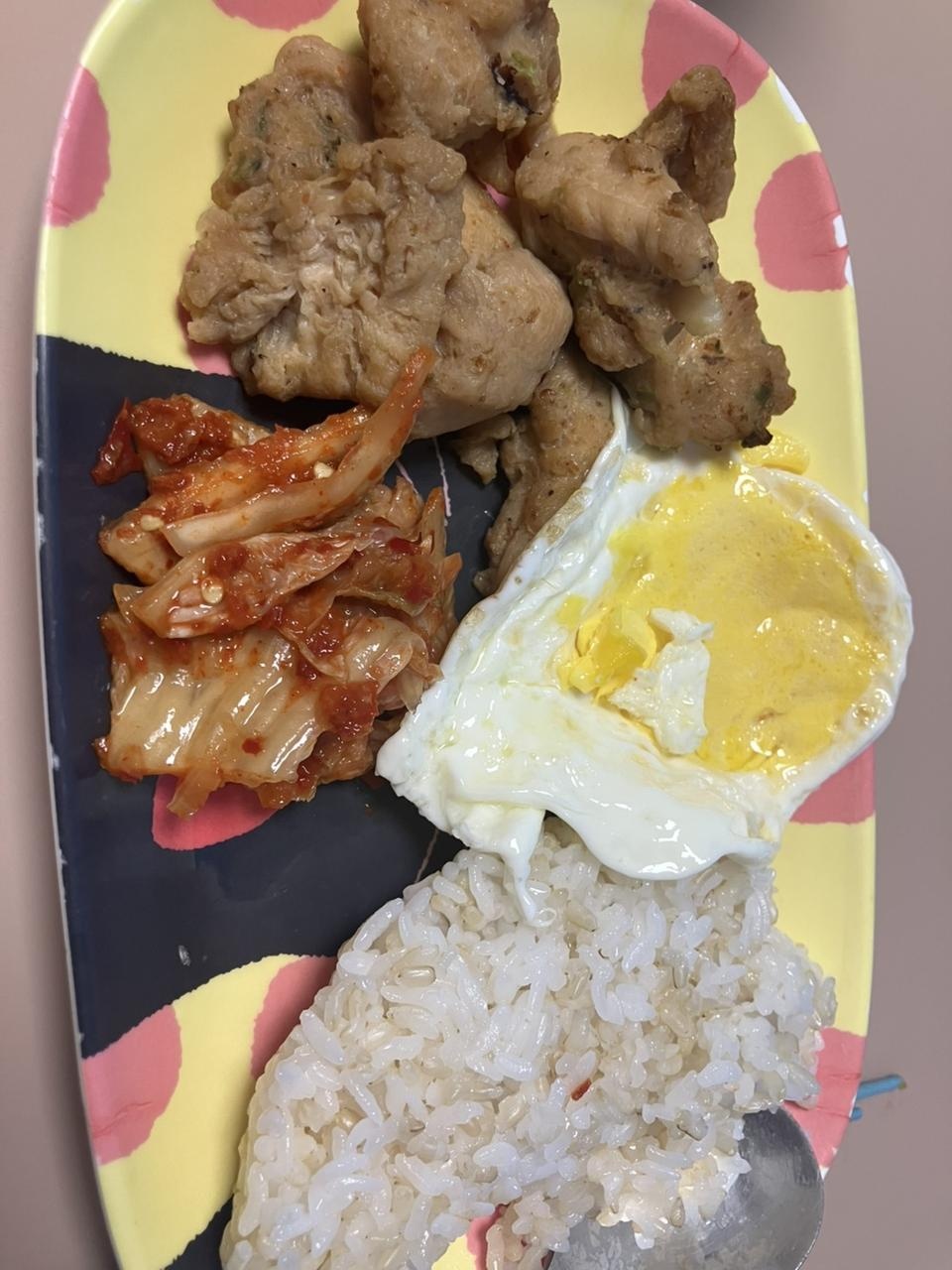 ㅈ ㅔ취향은 아닌거같아요