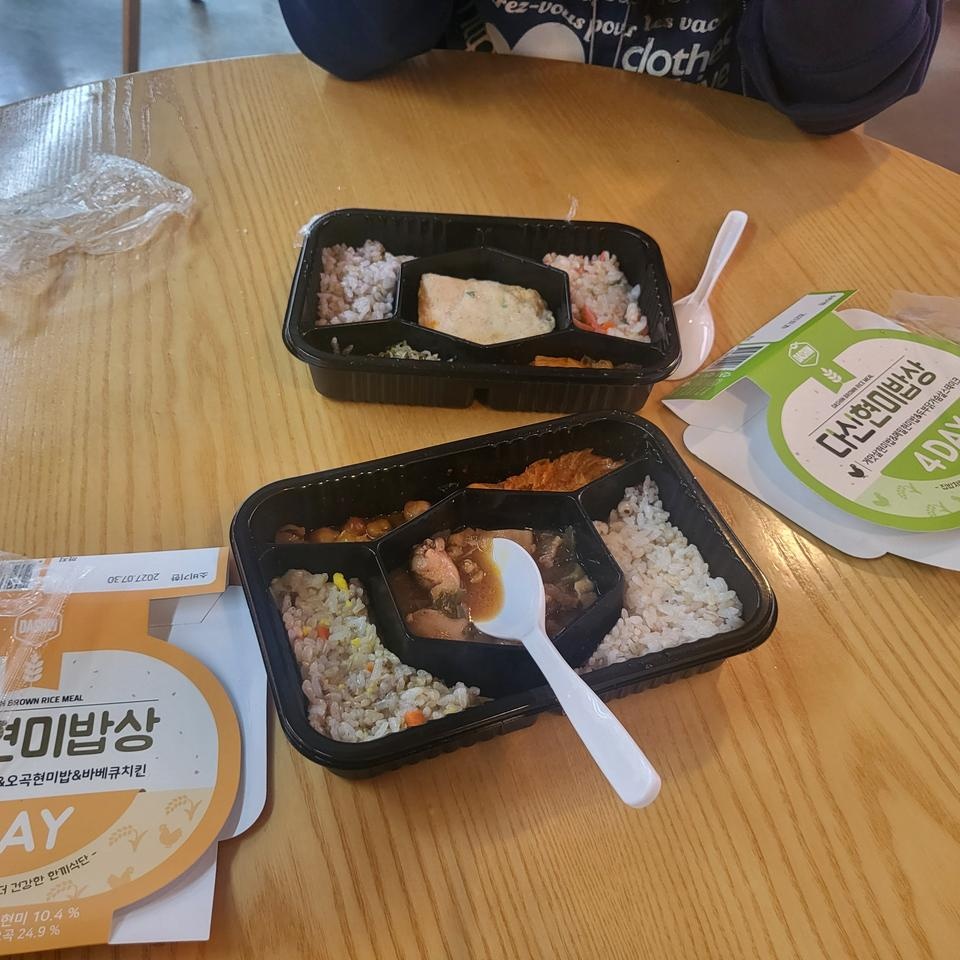 밥 양이 부족하지 않아서 한끼로 딱이에요. 재주문 예정입니다